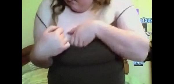  young fat girl masturbates on webcam